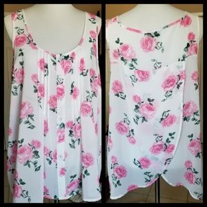 Torrid floral print sleeveless pink blouse